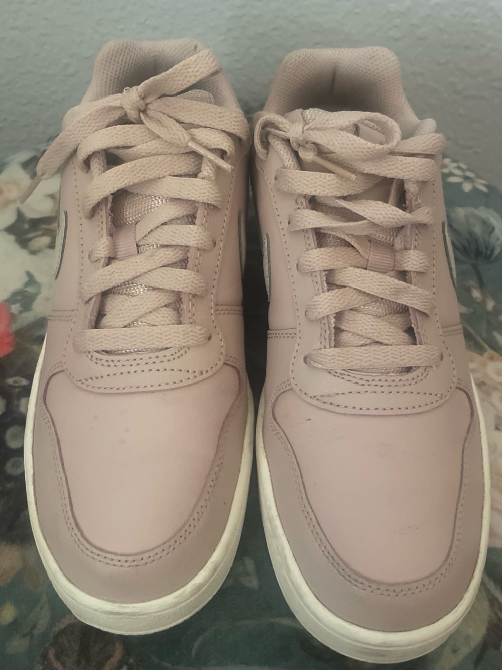 Nike Men's Low-Top Sneakers in Light Pink